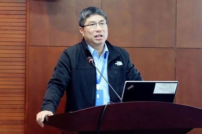 鄭衛國(安科生物原董事會董事、副總裁) 鄭衛國(安科生物原董事會董事、副總裁)