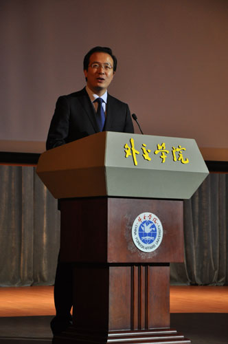 外交部發言人洪磊在第八屆模新致辭