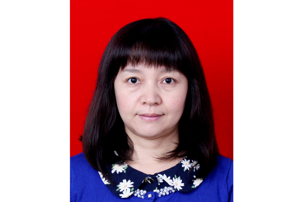 韓淑琴(內蒙古大學化學化工學院副教授)