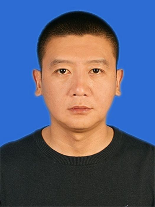 穆小男