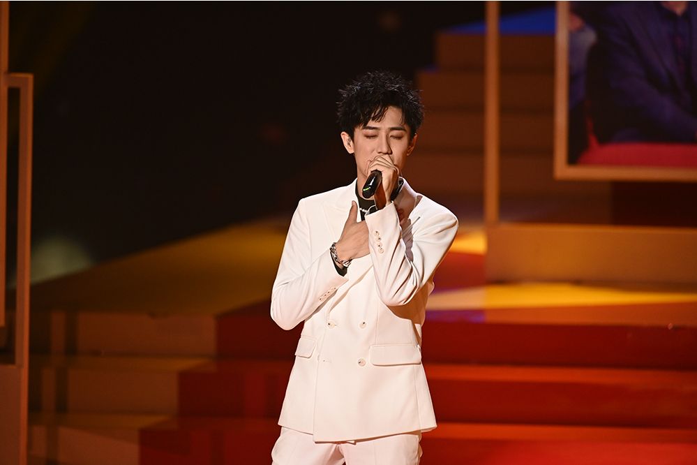 張宏宇(2021年度星光大道總冠軍) 張宏宇(2021年度星光大道總冠軍)