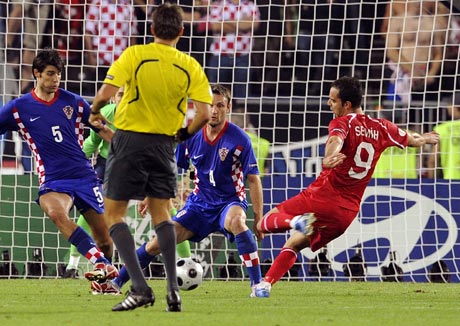 土耳其隊神奇逆轉挺進2008年歐錦賽4強