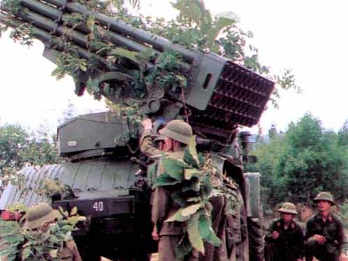 越南陸軍裝備的俄羅斯BM-21火箭炮