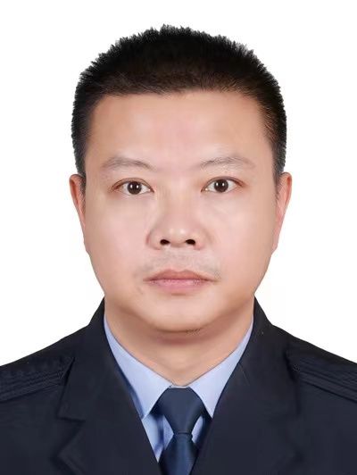 潘華(貴州省遵義市正安縣應急管理局黨委書記、局長) 潘華(貴州省遵義市正安縣應急管理局黨委書記、局長)