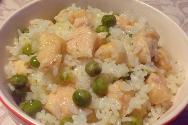 雞肉豌豆燜飯 雞肉豌豆燜飯