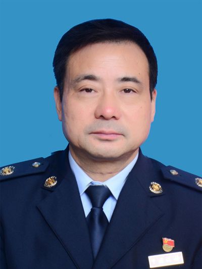 曾憲軍(江西省撫州市南豐縣國家稅務局黨委副書記、三級高級主辦) 曾憲軍(江西省撫州市南豐縣國家稅務局黨委副書記、三級高級主辦)