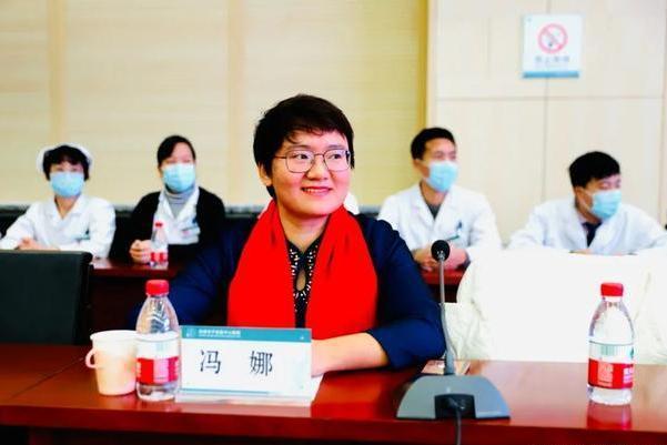 馮娜(北京市石景山區隆恩家園社區衛生服務站站長) 馮娜(北京市石景山區隆恩家園社區衛生服務站站長)