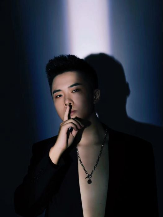 闌珊(配音導演、中文廣播劇CV) 闌珊(配音導演、中文廣播劇CV)