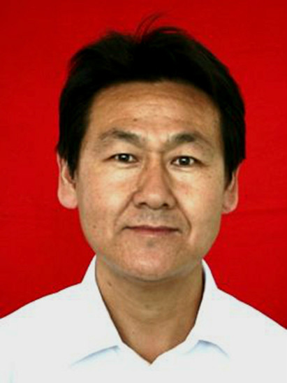 徐林波(萊西一中北校音樂教師) 徐林波(萊西一中北校音樂教師)