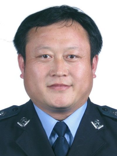 宋福元(山東省菏澤市公安局牡丹分局黨委委員、副局長) 宋福元(山東省菏澤市公安局牡丹分局黨委委員、副局長)