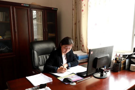 王曉敏(貴州省黔南布依族苗族自治州三都水族自治縣人民政府副縣長) 王曉敏(貴州省黔南布依族苗族自治州三都水族自治縣人民政府副縣長)