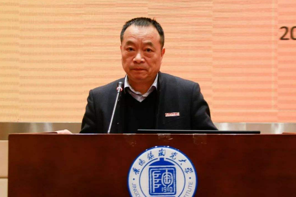 占啟安 占啟安