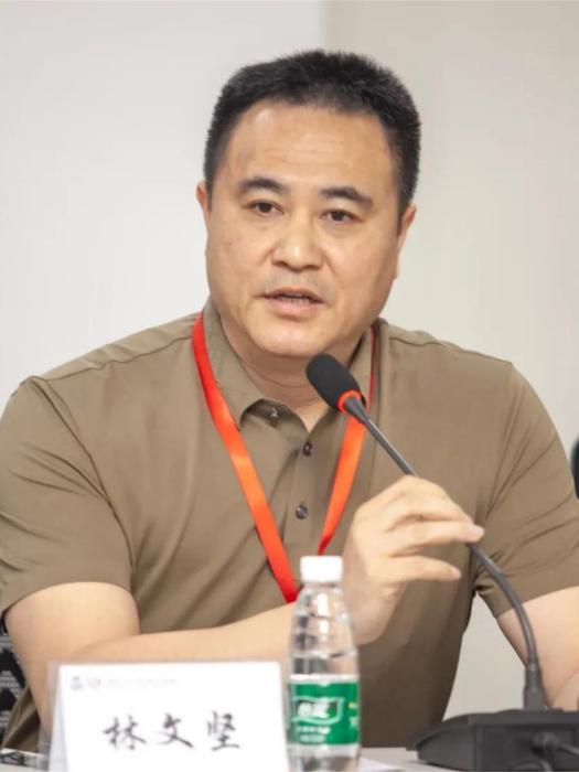 林文堅(深圳市寶安區航星學校校長) 林文堅(深圳市寶安區航星學校校長)
