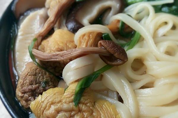 鮮美菌湯麵 鮮美菌湯麵