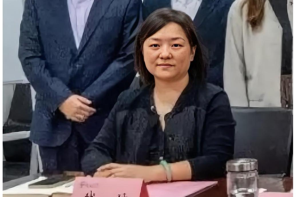 錢誼(東南大學土木工程學院機關黨支部副書記、辦公室主任、發展委員會秘書) 錢誼(東南大學土木工程學院機關黨支部副書記、辦公室主任、發展委員會秘書)