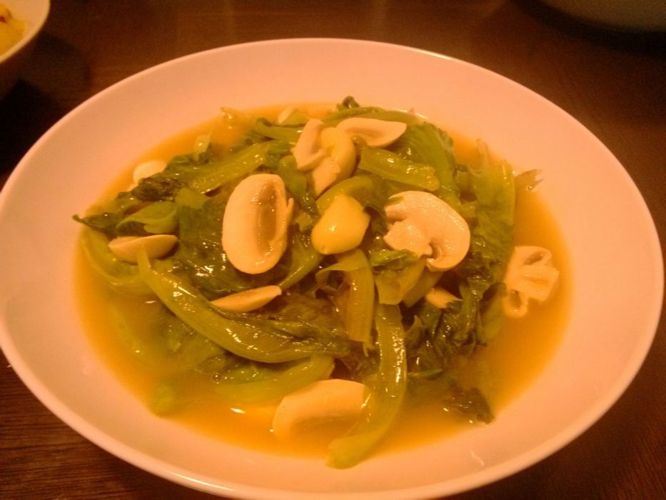 口蘑炒生菜