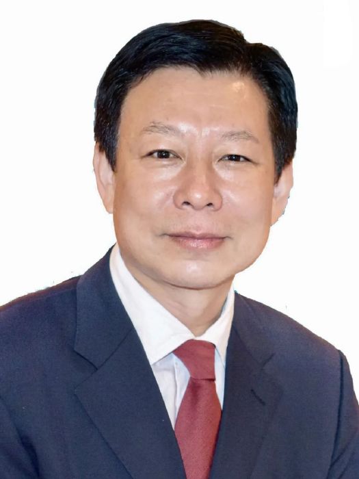 熊健(寶蓮華新能源技術(上海)股份有限公司董事長兼總裁) 熊健(寶蓮華新能源技術(上海)股份有限公司董事長兼總裁)