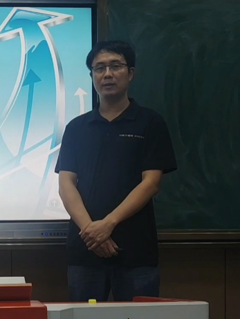 徐堅(閩侯縣實驗中學教師) 徐堅(閩侯縣實驗中學教師)