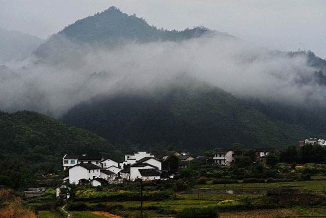 高雲山(宜章縣沙坪鄉坦山村) 高雲山(宜章縣沙坪鄉坦山村)