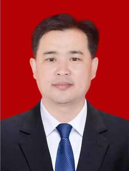 鮑峰(陝西省榆林市子洲縣司法局黨組成員、副局長) 鮑峰(陝西省榆林市子洲縣司法局黨組成員、副局長)