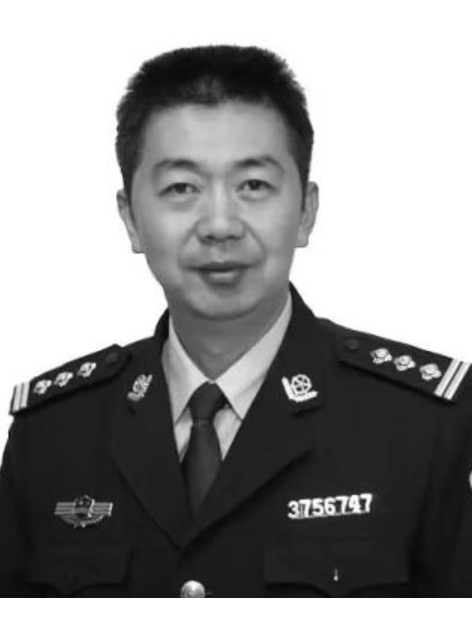 馮磊(山東省青島監獄第十監區原一級警長) 馮磊(山東省青島監獄第十監區原一級警長)