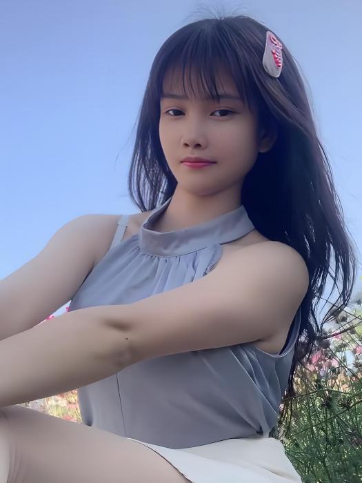 曼曼. 曼曼.