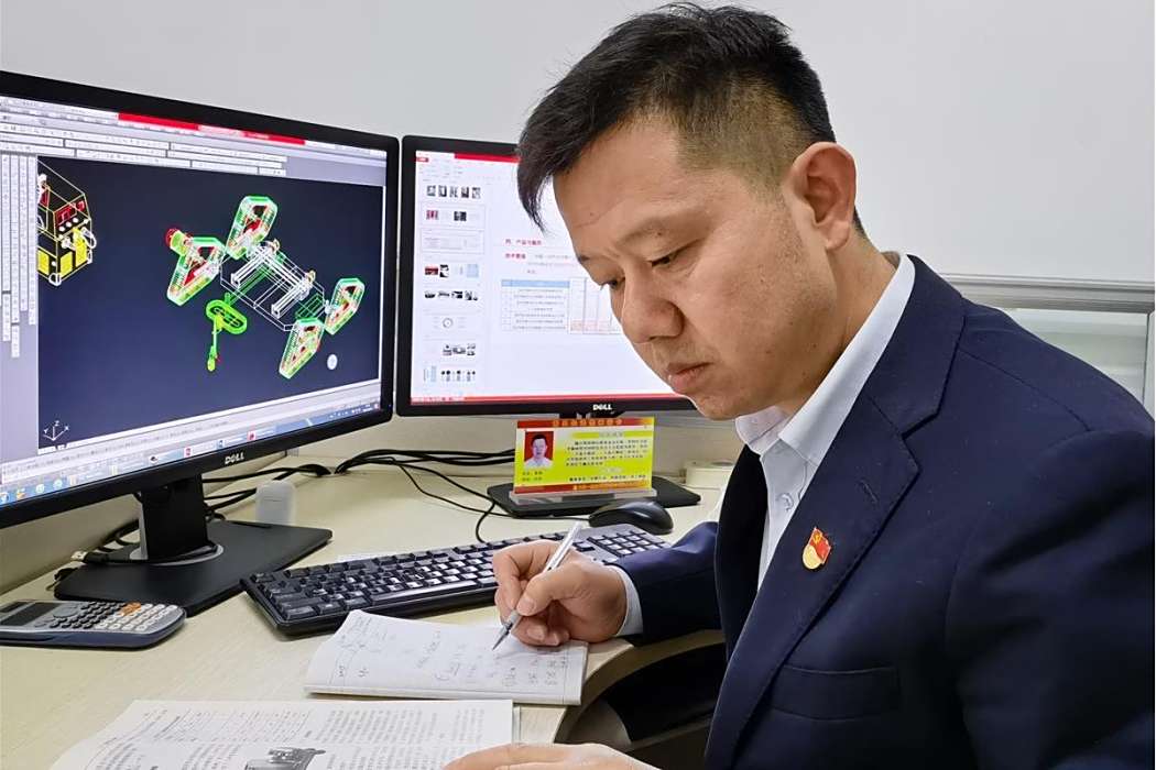 夏春(中國一冶冶建公司技術中心科員,冶金建設技術創新專家) 夏春(中國一冶冶建公司技術中心科員,冶金建設技術創新專家)