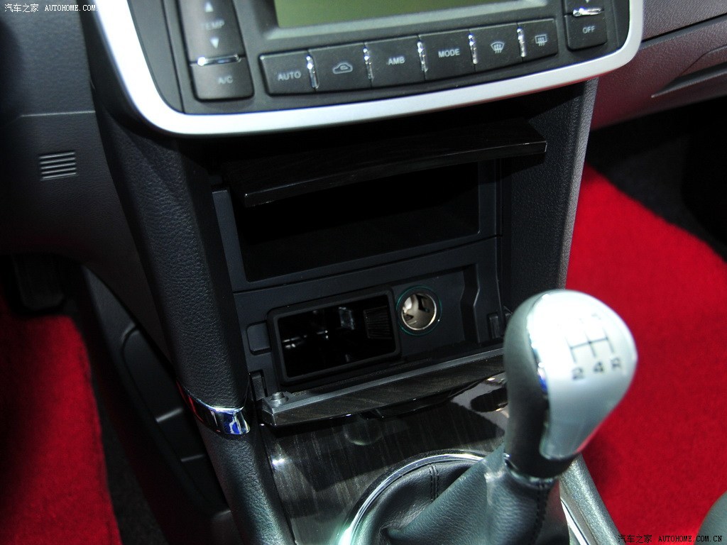 2012款眾泰Z300 1.5L手動尊貴型