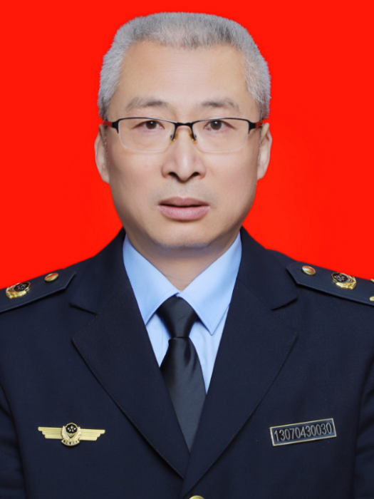 林星(福建省武夷山市市場監督管理局黨組成員、副局長、二級主任科員) 林星(福建省武夷山市市場監督管理局黨組成員、副局長、二級主任科員)