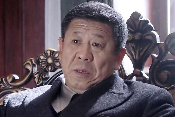 劉局(電視劇《真愛的謊言之破冰者》中的公安局局長角色) 劉局(電視劇《真愛的謊言之破冰者》中的公安局局長角色)