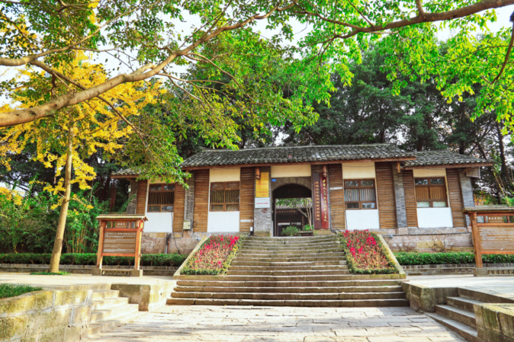 張家祠(宜賓市李莊鎮境內的一處古蹟) 張家祠(宜賓市李莊鎮境內的一處古蹟)