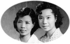 五十年代李少芳(左)與黃少梅師徒合影