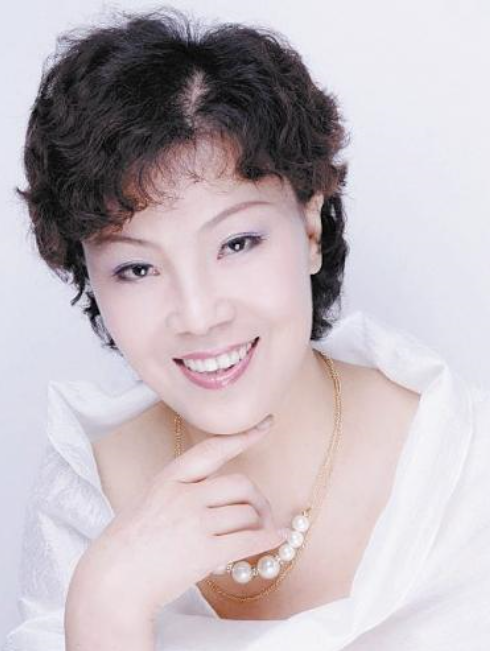 周薔玲(薔薇大媽)