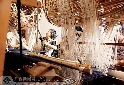 壯族竹籠機