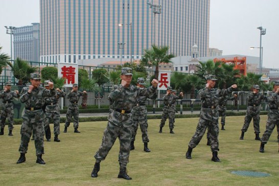 走過軍營 走過軍營