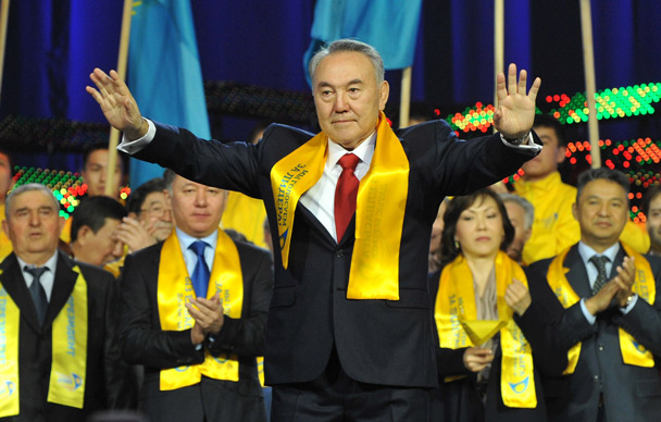 納扎爾巴耶夫第三次當選哈總統