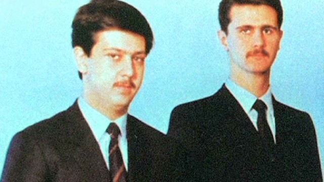 馬希爾·阿薩德(左)與兄長巴沙爾·阿薩德