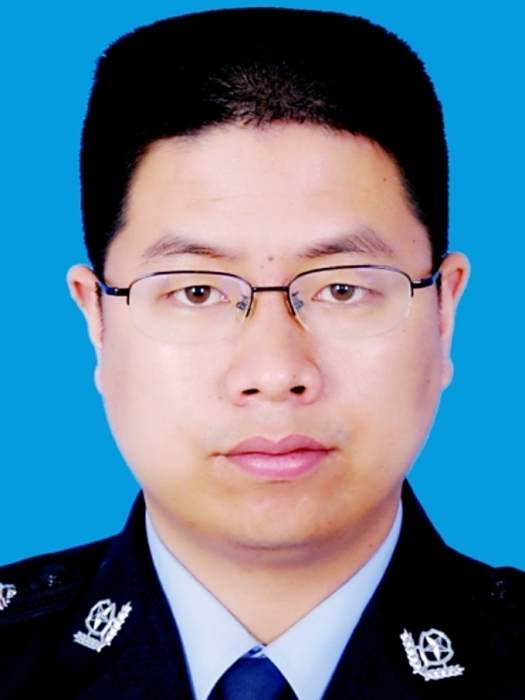 宋宇(浙江省寧波市公安局奉化分局黨委委員、副局長) 宋宇(浙江省寧波市公安局奉化分局黨委委員、副局長)