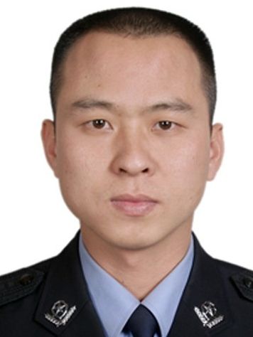 張小平(廣東省梅州市五華縣公安局黨委委員、副局長、一級警長) 張小平(廣東省梅州市五華縣公安局黨委委員、副局長、一級警長)