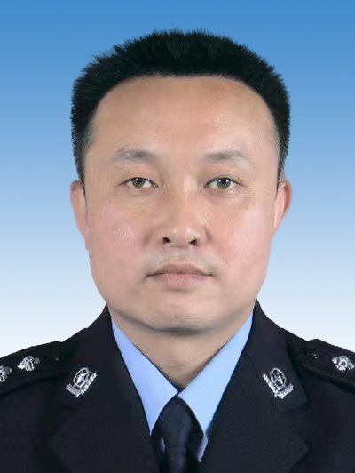 王中華(河南省林州市人民政府副市長、公安局黨委書記、局長、三級高級警長) 王中華(河南省林州市人民政府副市長、公安局黨委書記、局長、三級高級警長)