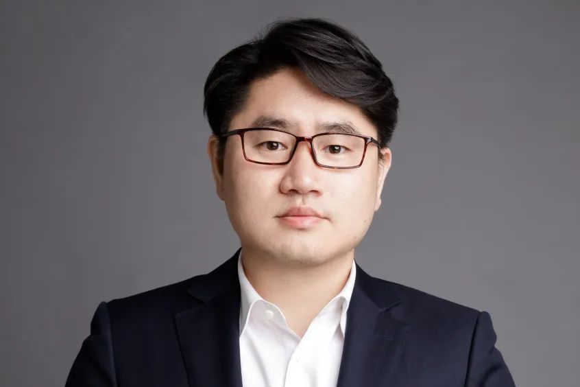 張何(寧波諾丁漢大學教授) 張何(寧波諾丁漢大學教授)