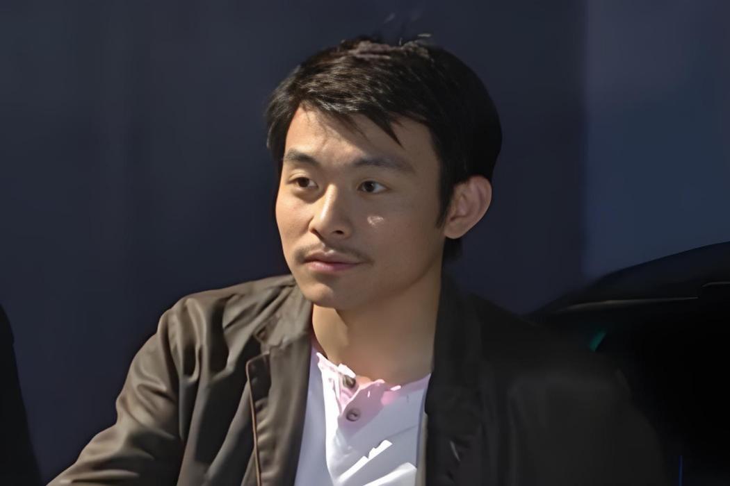 郝勇(劇情劇《後代》中的角色,由演員董小明飾演) 郝勇(劇情劇《後代》中的角色,由演員董小明飾演)