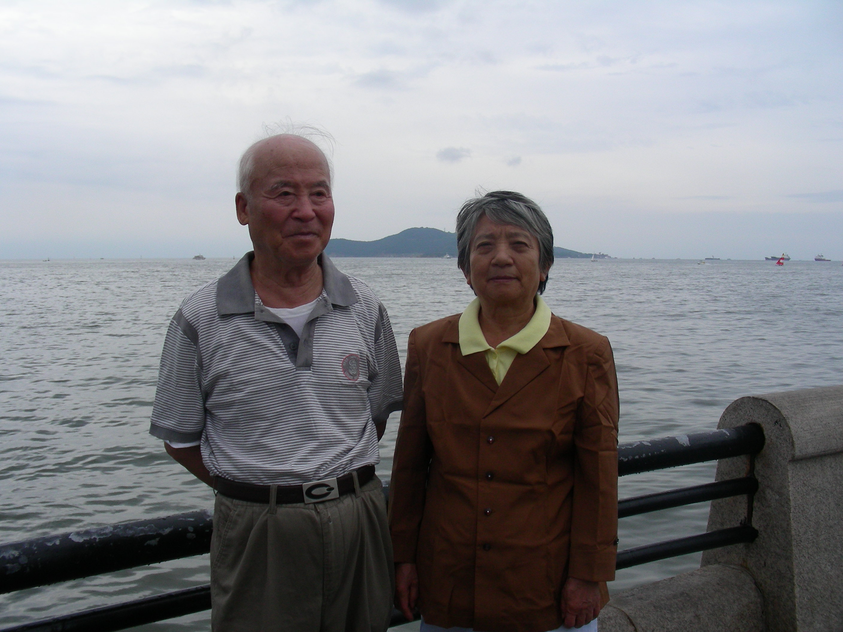 2011年8月，劉振凱、艾紹芳夫婦在威海度假