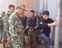 團隊受邀指導中國特技部隊和雪豹突擊隊