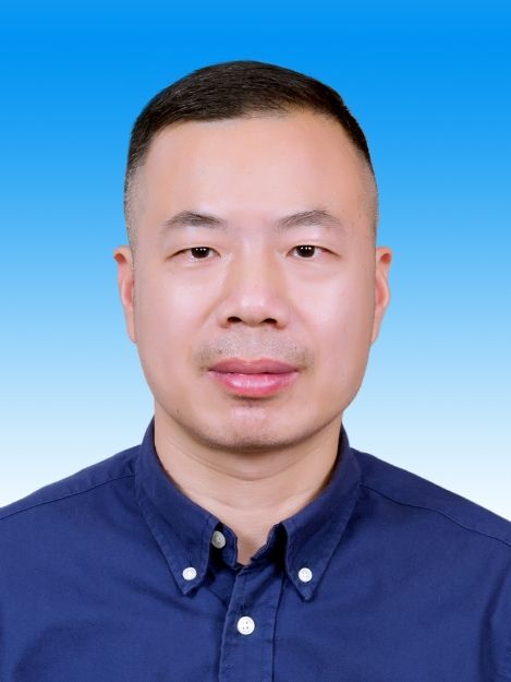 陳俊(浙江省樂清市統計局黨組成員、副局長、二級主任科員) 陳俊(浙江省樂清市統計局黨組成員、副局長、二級主任科員)