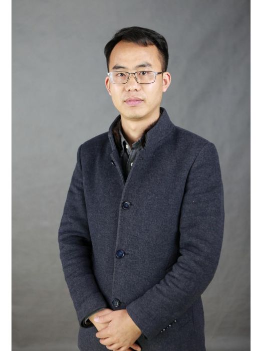 王戰國(成都大學藥學院教授) 王戰國(成都大學藥學院教授)
