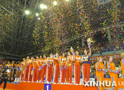 大連站中國女排獲得冠軍2