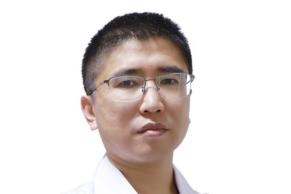 唐志鵬(北京冠美太陽宮口腔門診部執業醫師) 唐志鵬(北京冠美太陽宮口腔門診部執業醫師)