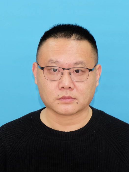 高進(四川省甘孜州瀘定縣人才交流就業服務局局長、三級主任科員) 高進(四川省甘孜州瀘定縣人才交流就業服務局局長、三級主任科員)