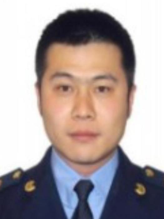 孟輝(安徽省阜陽市潁州區農業農村局黨組成員、副局長) 孟輝(安徽省阜陽市潁州區農業農村局黨組成員、副局長)